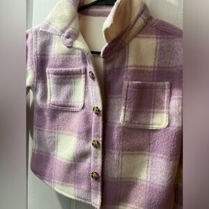 Girl flannel jacket from Carter’s. Never worn. Smoke free home.